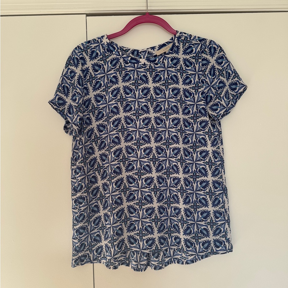 LOFT XS Blue White Floral Geometric Print Short Sleeve Blouse Top Button Pleated